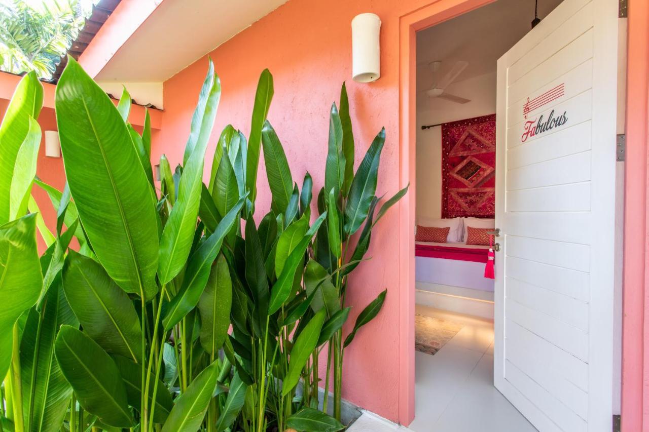 Pinkprivate Sanur - For Cool Adults Only Bed & Breakfast Exterior photo
