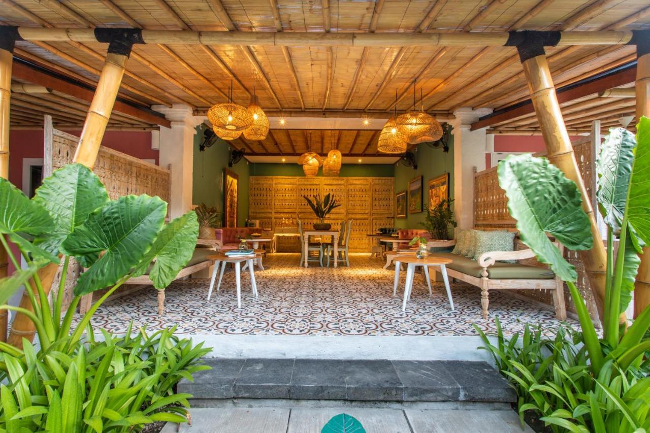 Pinkprivate Sanur - For Cool Adults Only Bed & Breakfast Exterior photo