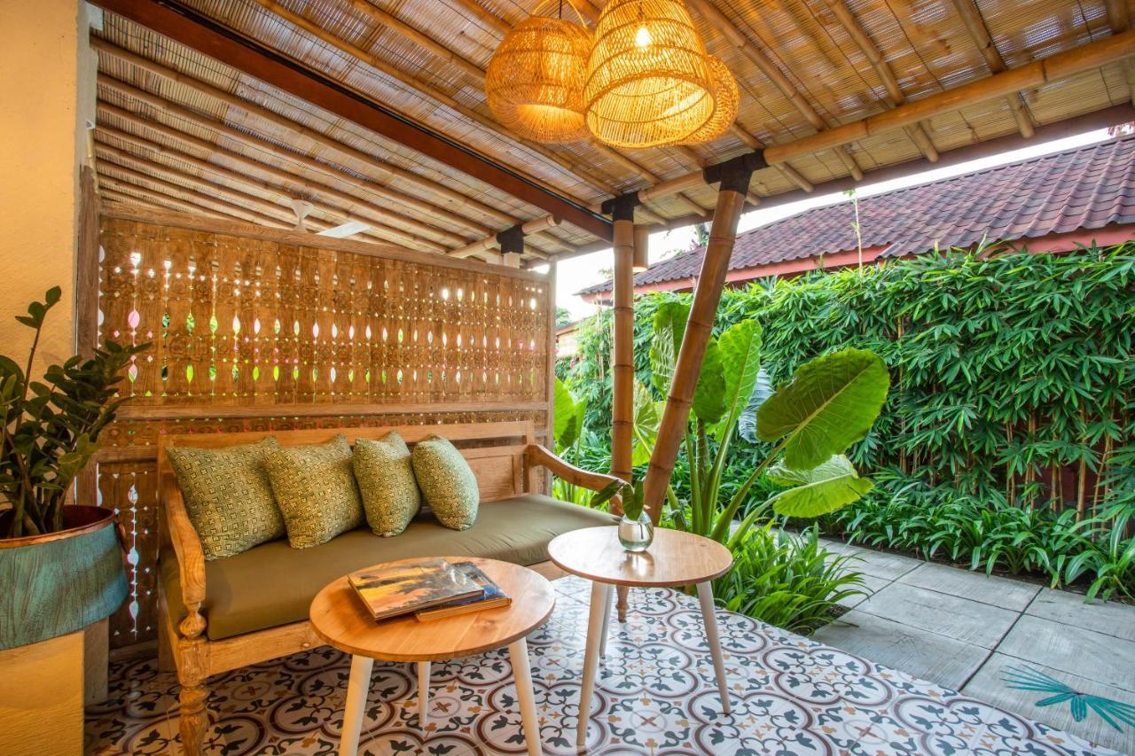 Pinkprivate Sanur - For Cool Adults Only Bed & Breakfast Exterior photo