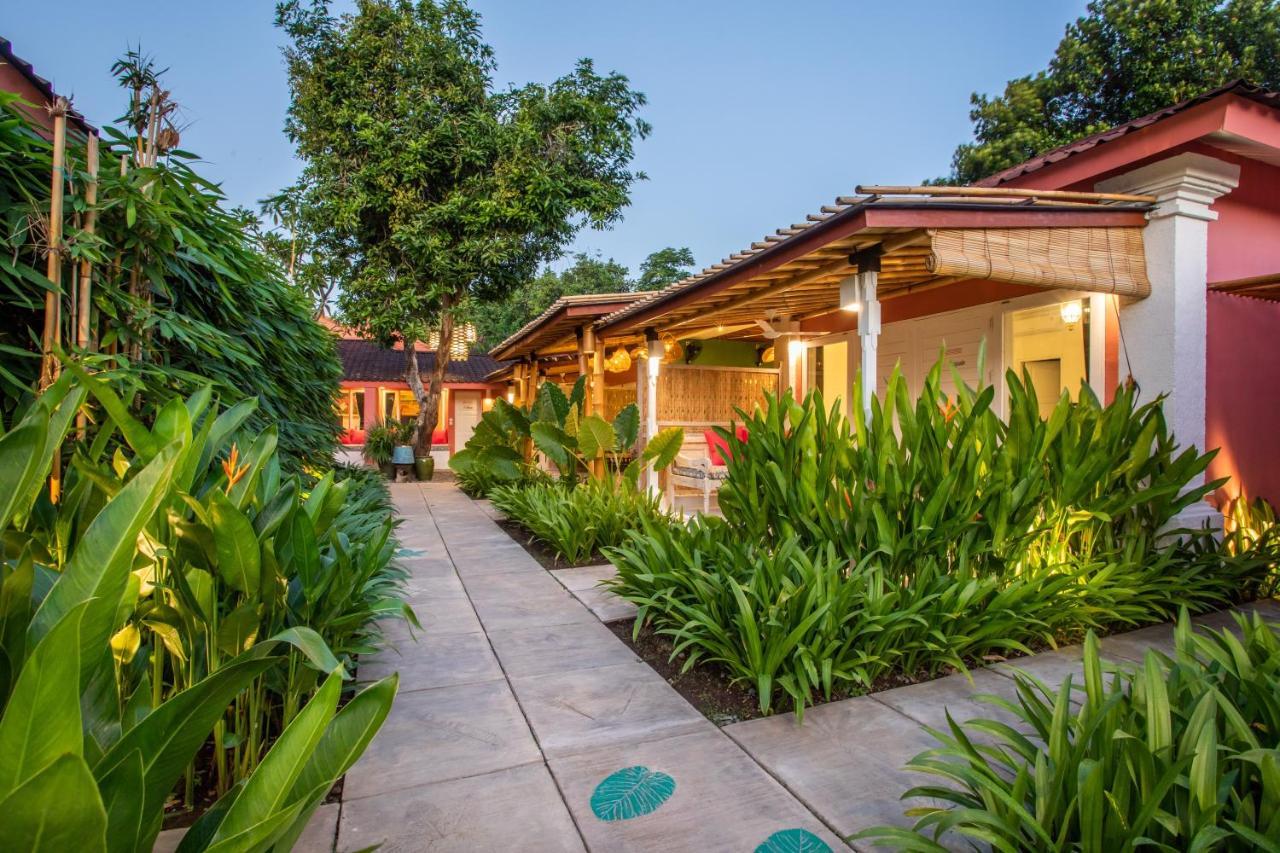 Pinkprivate Sanur - For Cool Adults Only Bed & Breakfast Exterior photo